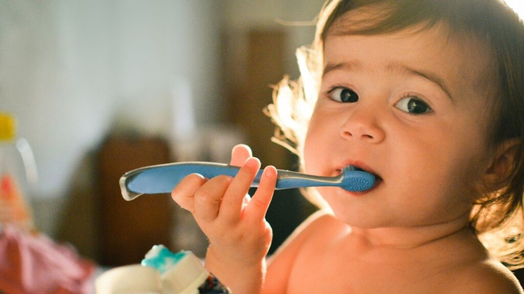 brushing-baby-teeth-1.jpg