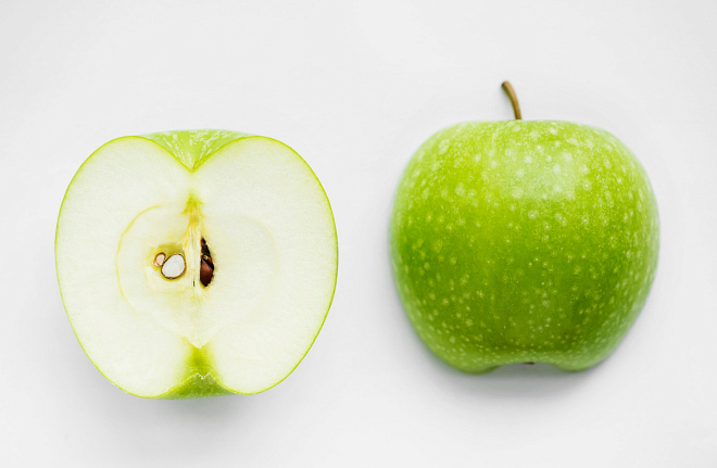/upload/resize_cache/iblock/ca0/a9rryhtn6xeyq0h5nimsxhw25r7975df/660_440_1/macro_shot_of_green_apple_isolated_on_white_background.jpg